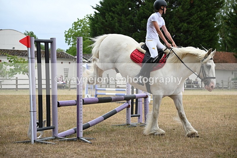 WJ6_0729 - Class 14 Intermediate Jumping 75cm