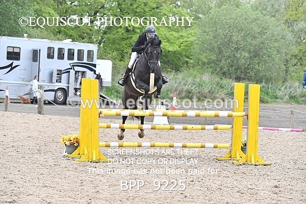 BPP_9225 - CLASS 30 SUN Senior Newcomers/ 1.10m Open