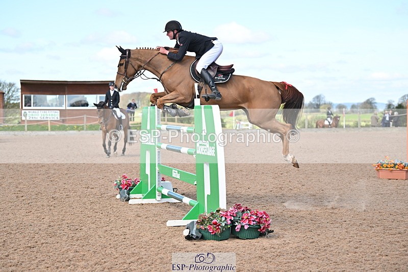 240418A-111118-02484 - Cls 5, 2 Star Medium Tour 1.35m