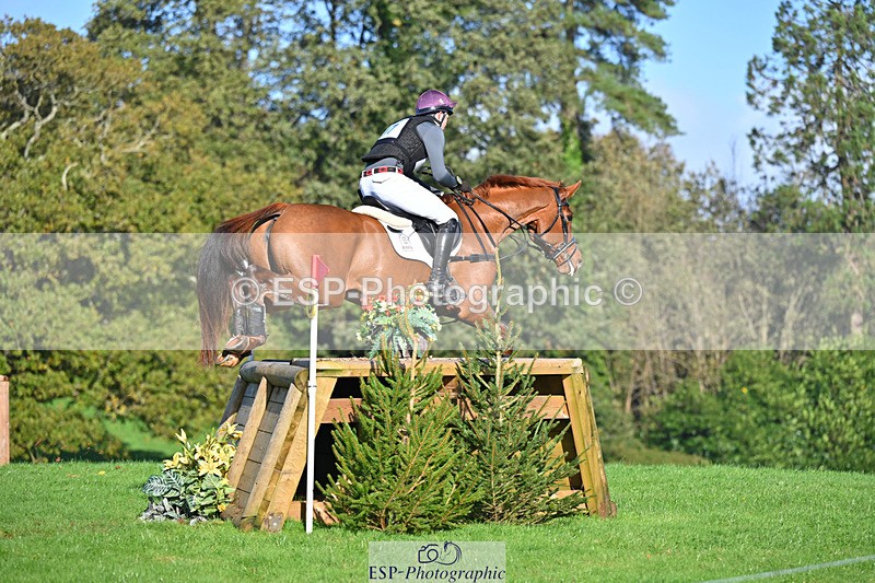 241025-112327-06709 - 017-Louis.Pern-CLASSICTOP.MISS.VIVIENNE