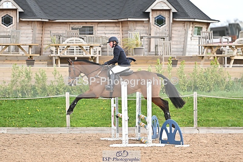 250414-104319-00208 - 80cm Round 1