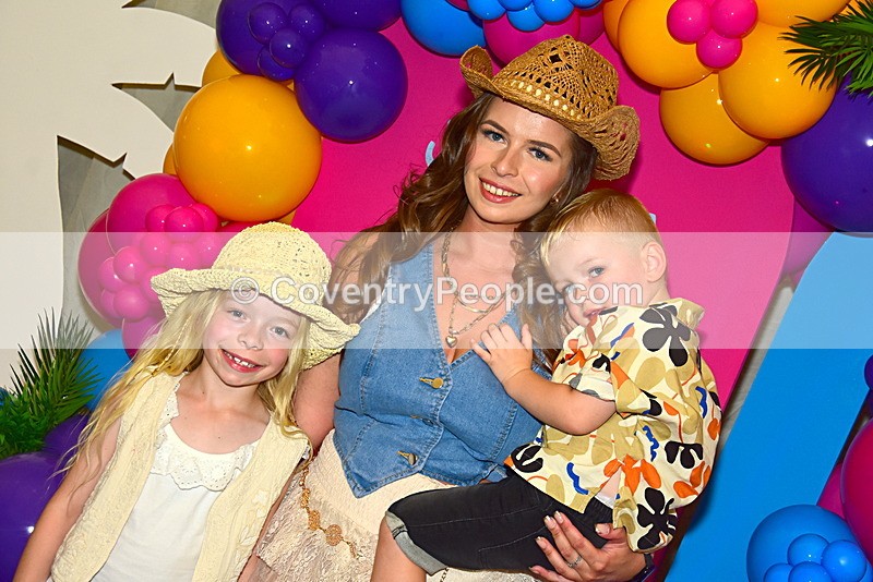 CON-472 - Joey and Ella