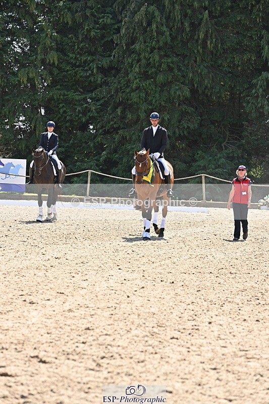 250810A-132410-06553 - Medium SILVER Presentations