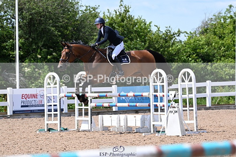 240619A-142237-00557 - Cls 4 Snr Newcomers and 1.10m Open