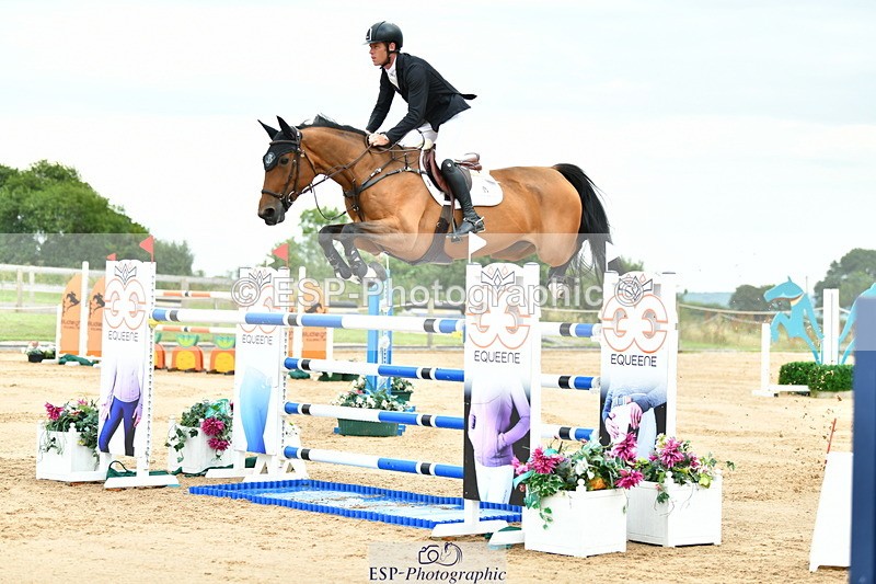 230720A-150222-03672 - Cls 9, 2 Star Big 1.40m Start to break