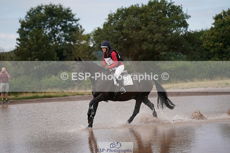 250802A-100844-01268 - A-002-Hannah.Cliffe-RV.OLIE