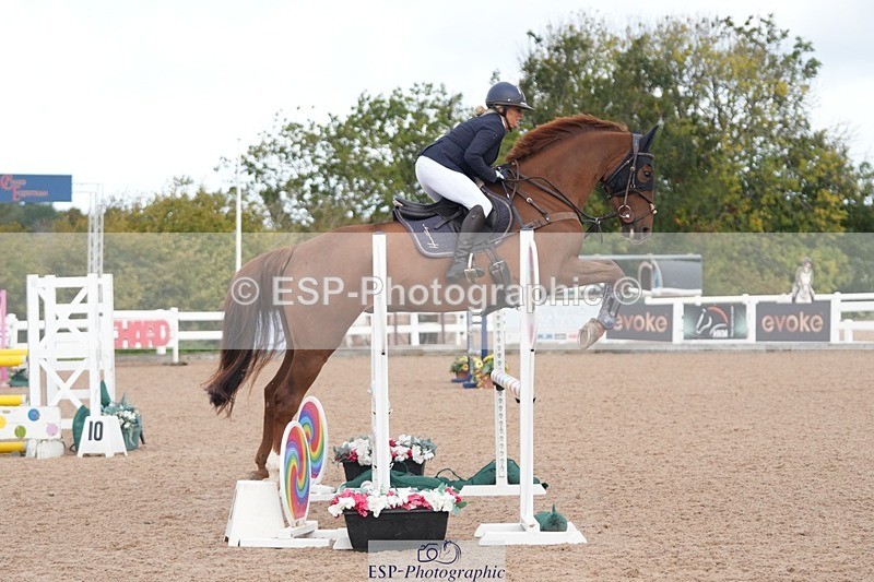 251005-100703-02464 - Cls 22 British Novice and 90cm