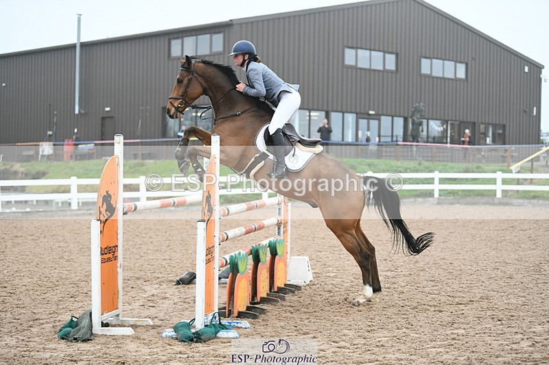 241103A-112523-07789 - SUN Cls 21 Snr Newcomers and 1.10m Open