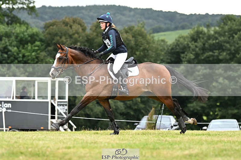 240825X-163547-37310 - 80cm XC 16.30 to 17.30