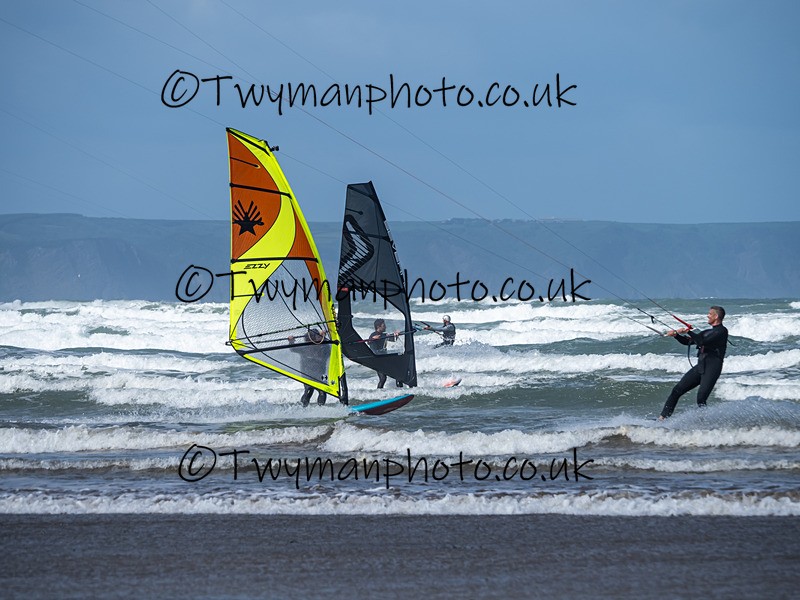 P5251682 - Westward Ho Kiters & Windsurfers 25/5