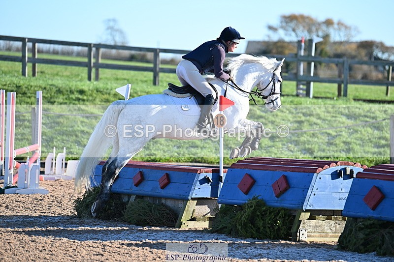 231125A-104906-00176 - 70cm