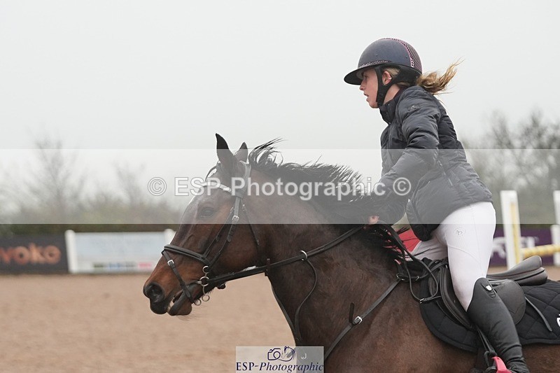 251207-121549-02012 - Cls 20 Snr Newcomers and 1.10m