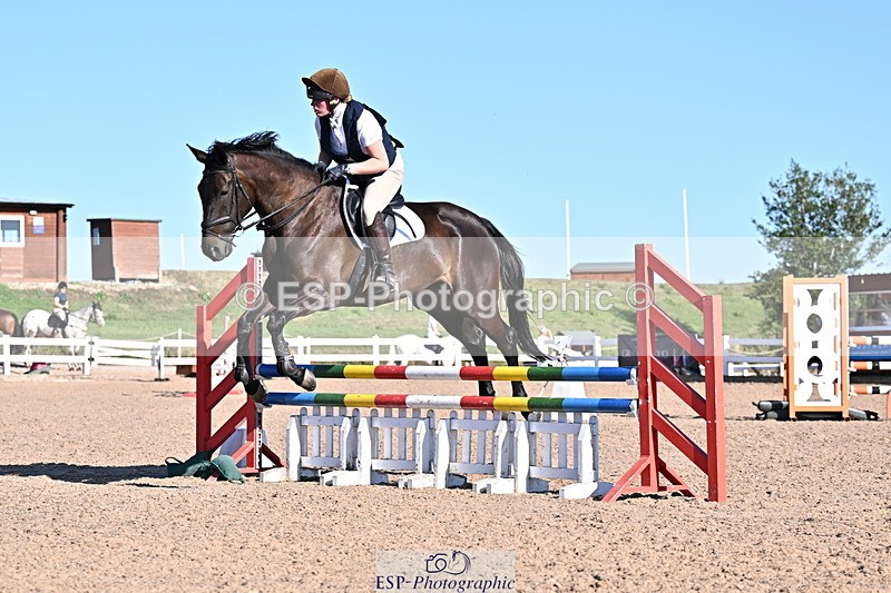 250708A-182257-00495 - 90cm Classes