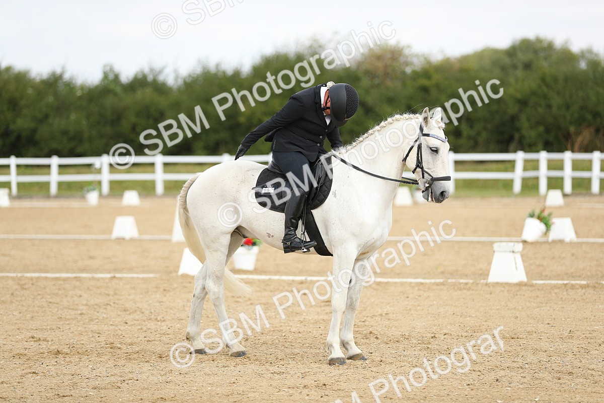 SBM_016331 - Class 13 - Novice 23 - 11.25-12.35