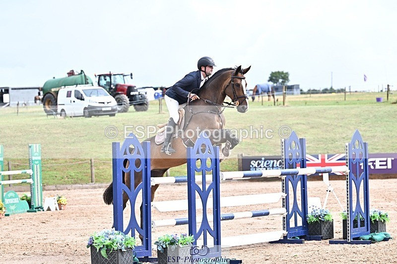 250731-103907-00412 - Cls 02 Snr Fox 1st Rnd