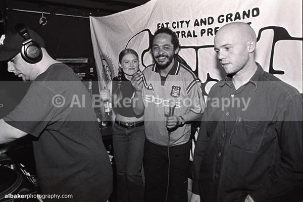 15 - Friends-&-Family @ the roadhouse 06.04.02