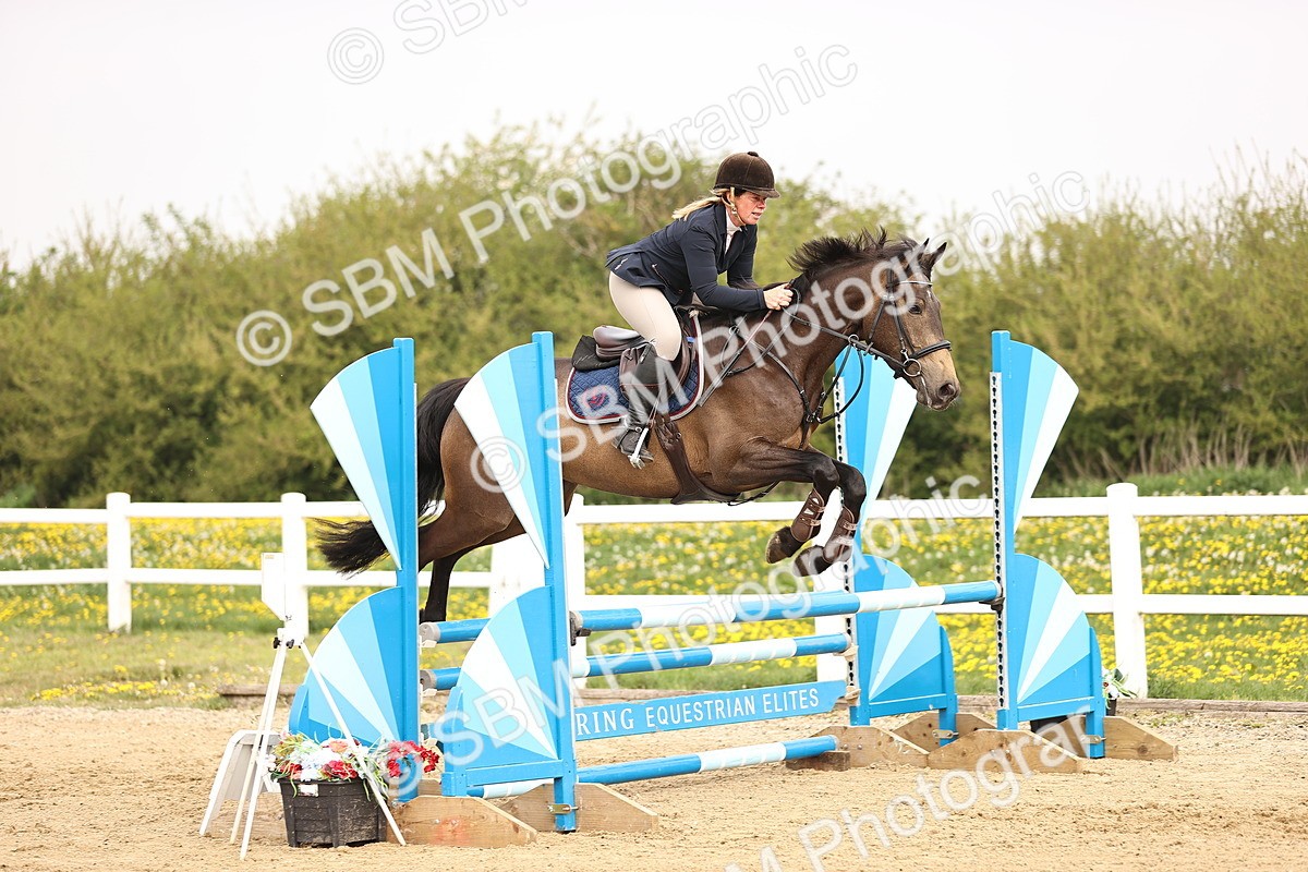  - Class 15 - Senior British novice - 90cm