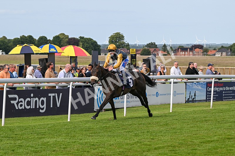 050724-Race 1-Beauty Queen-1414 - Race 1