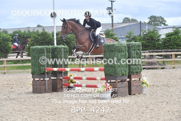 BPP_4247 - CLASS 12 SUN Senior British Novice/ 90cm Open
