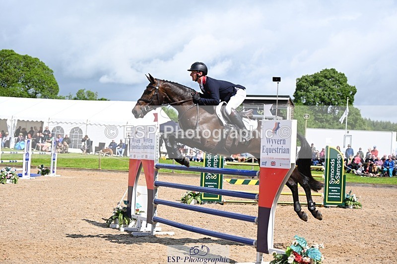 240526-104713-20159 - 325-MIDNIGHT_ENDEAVOUR-Tom_Jackson