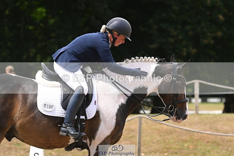 250720A-124123-10453 - 164-Dominique.Kinnaird-Perry-Pallas.Vanquish