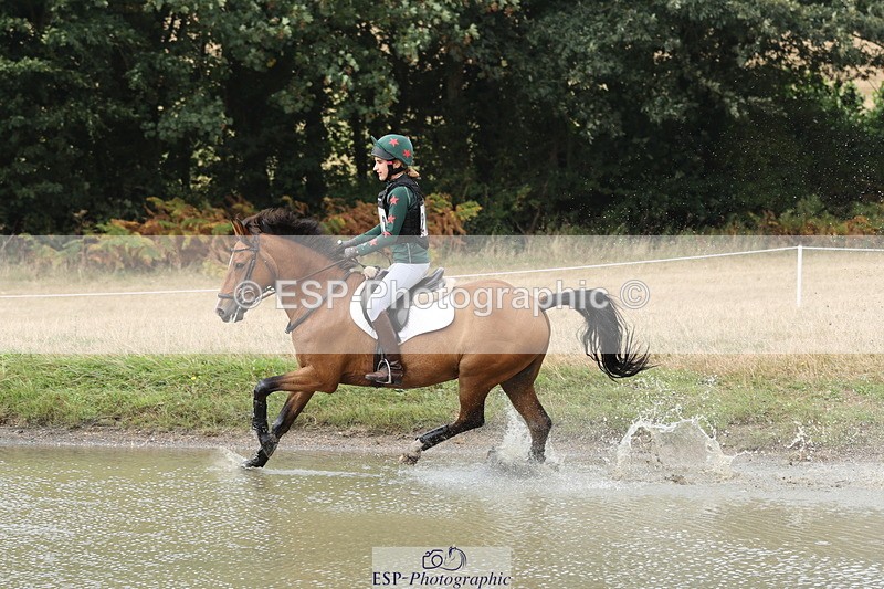 250824A-114245-35527 - 2002-Florence.Dovey-Moneyhills.Pageant