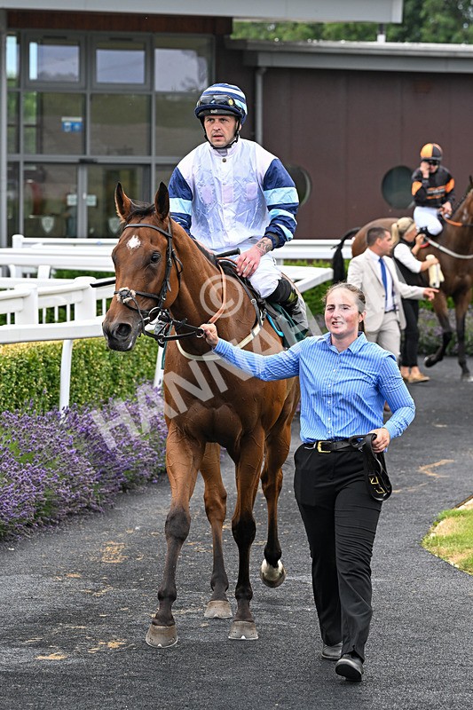 220726-Race 5-Explode-0064 - Race 5 16.12pm Sky Bet Go-Racing-In-Yorkshire Summer Festival Handicap