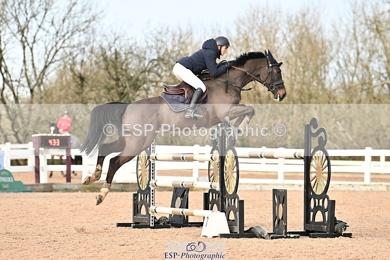 241208-140137-01862 - Cls 22 Foxhunter and 1.20m Open