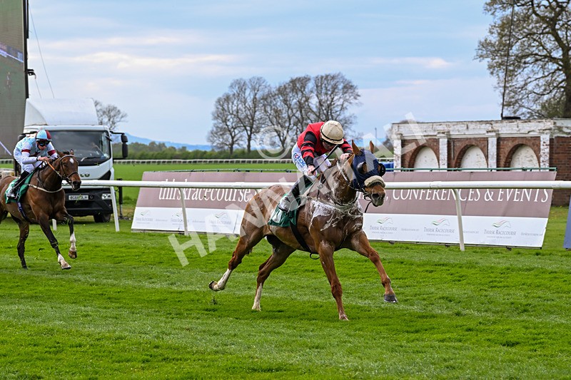 220425-Race 1-Kats Bob-8649 - Race 1