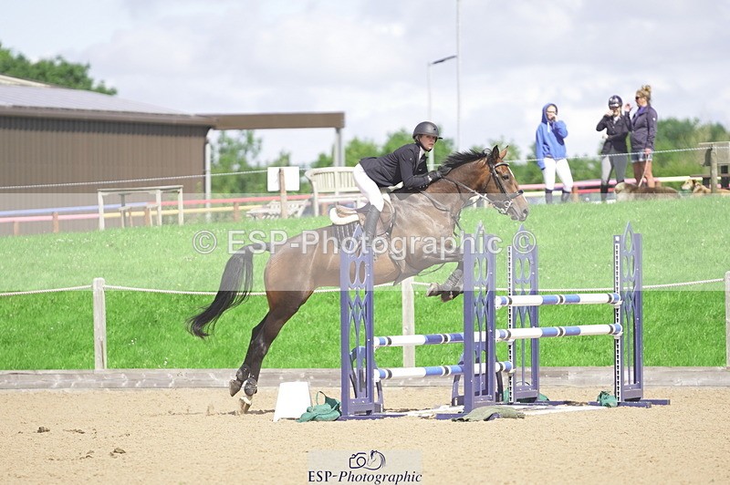 230806A-112058-01564 - Cls 13 Snr Newcomers & 1.10m Open