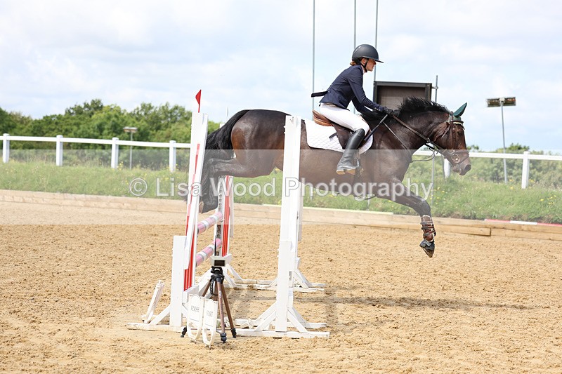 3E7A3120 - Class 4: Senior British Novice/90cm open
