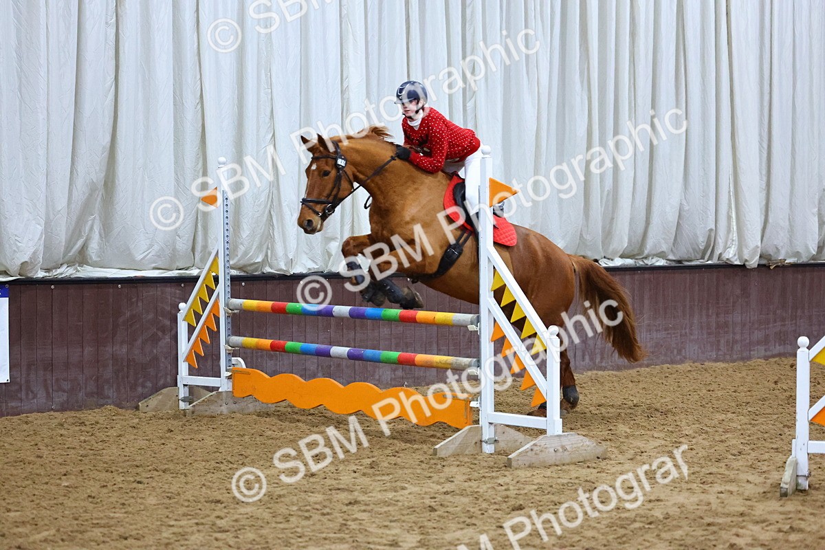 SBM_002736 - Class 6 - Holly & Ivy Stakes - 90cm