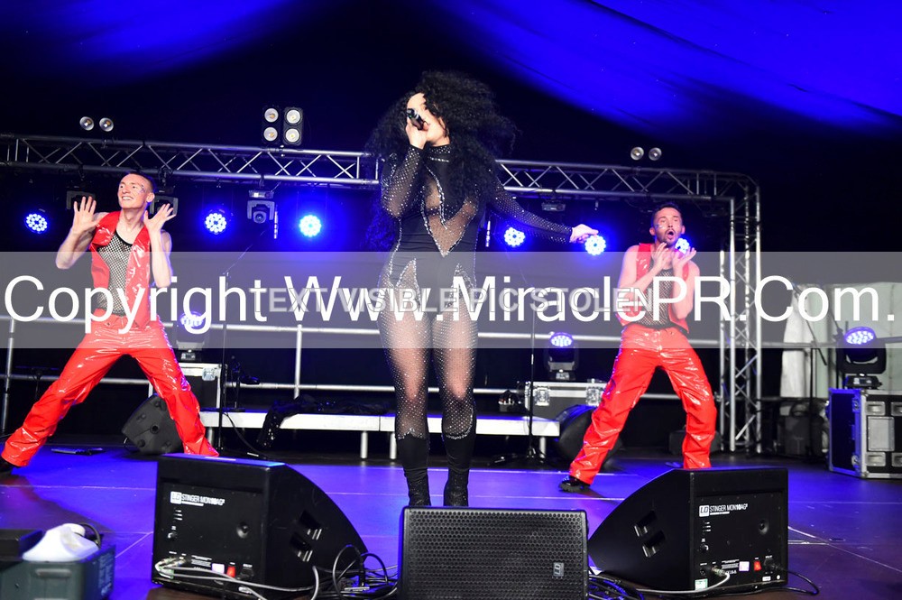 SH4_6666 - The Cher Experience