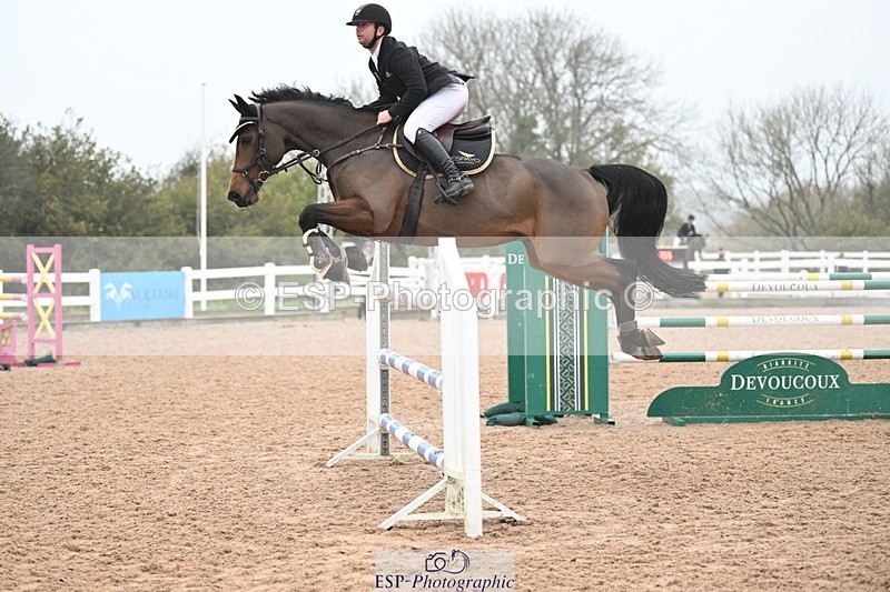 241102A-123006-04571 - SAT Cls 15 Foxhunter and 1.20m Open