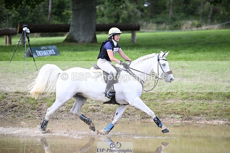 240804-155133-18424 - 606-Kate_Jupp-CARROWNURLAUR_PRIDE