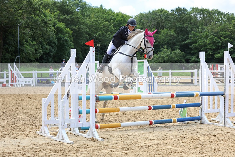 3E7A3037 - Class 4: Senior British Novice/90cm open