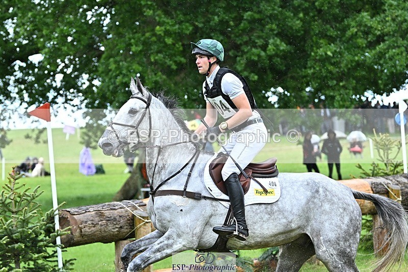 240526-124208-22151 - 404-DEERPAIRC_REVELRY-Max_Warburton