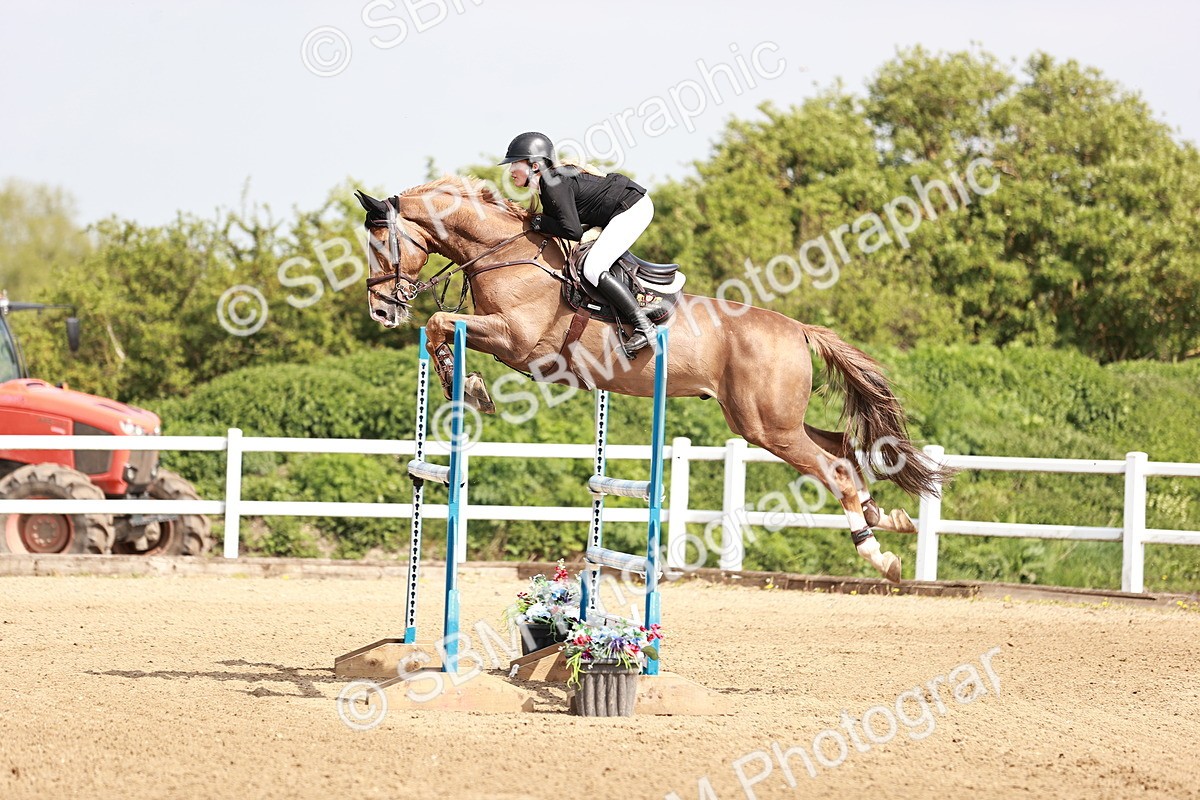  - Class 26 - Senior Foxhunter - 1.20m