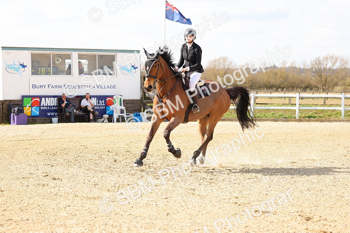 SBM_001424 - Class 4 - Senior Newcomers - 1.10m