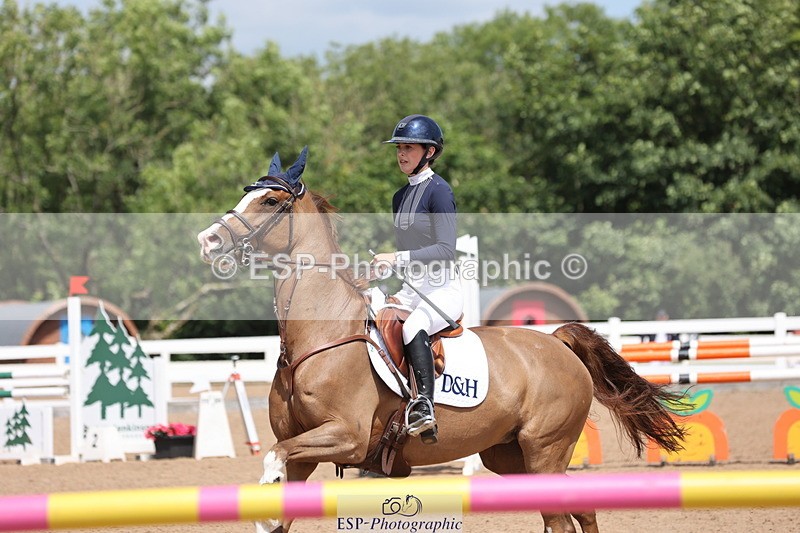 240718A-124201-05178 - Cls 9, 1 Star Bronze Tour 1.10m