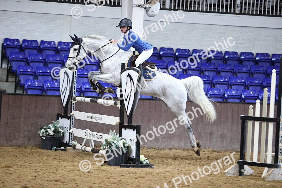 SBM_005702 - Class 17 - Senior Newcomers 1.10m