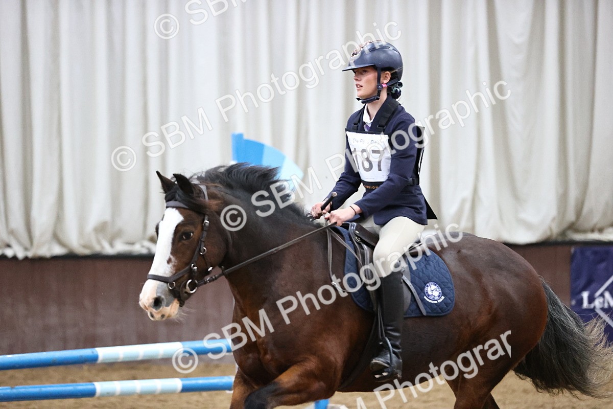 SBM_001672 - Class 5 - Henlow Veterinary Hospital 70cm