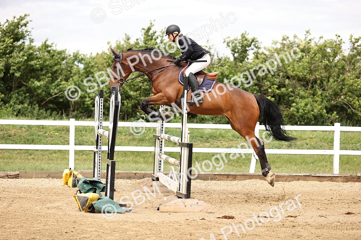 SBM_003346 - Class 11 - Senior Newcomers - 1.10m