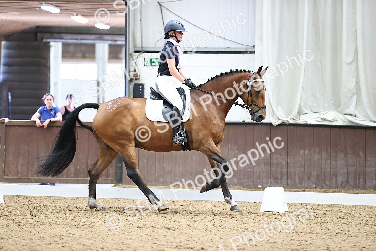 SBM_001880 - Novice 4 - 11.15-13.22