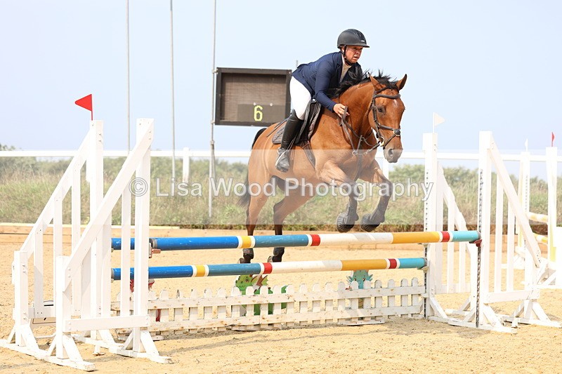 3E7A1145 - Class 4: Senior British Novice/90cm open