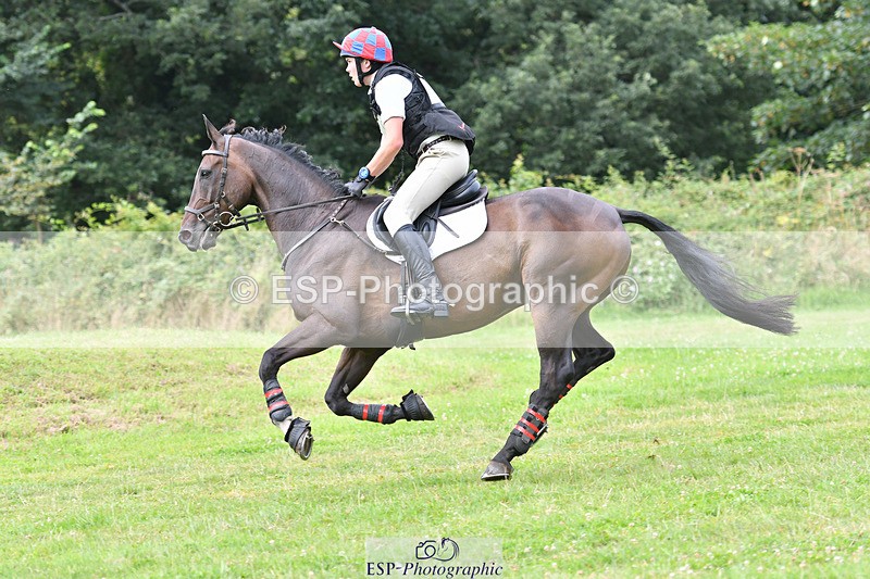 240804-113905-11825 - 415-Benjamin_Plunket-BARDUN_ACROBAT