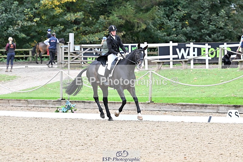 251022A-152127-00523 - B-111-Polly.Walker