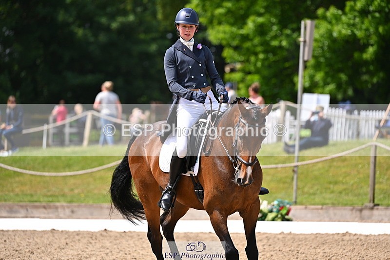 250523A-114020-06617 - C-274-Bizzy.Loffet-LONGBROOK.CHILLI.FLOWER