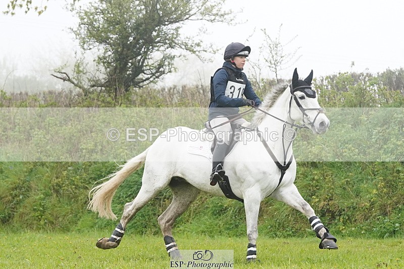 250418-155536-06566 - 319-Flora.Lickiss-MR.MONTY.DON