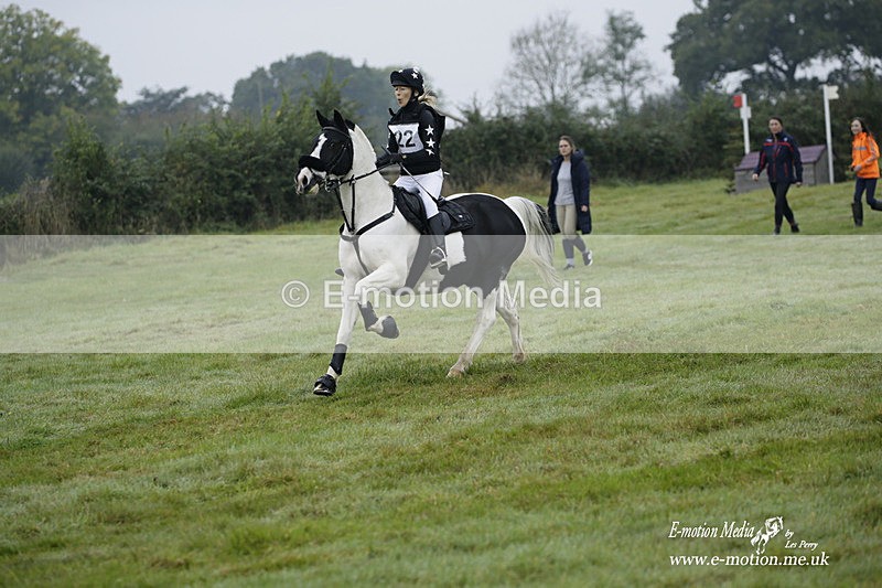 WWHT 171021 0165 - Novice Restricted (0.80m)  17/10/21